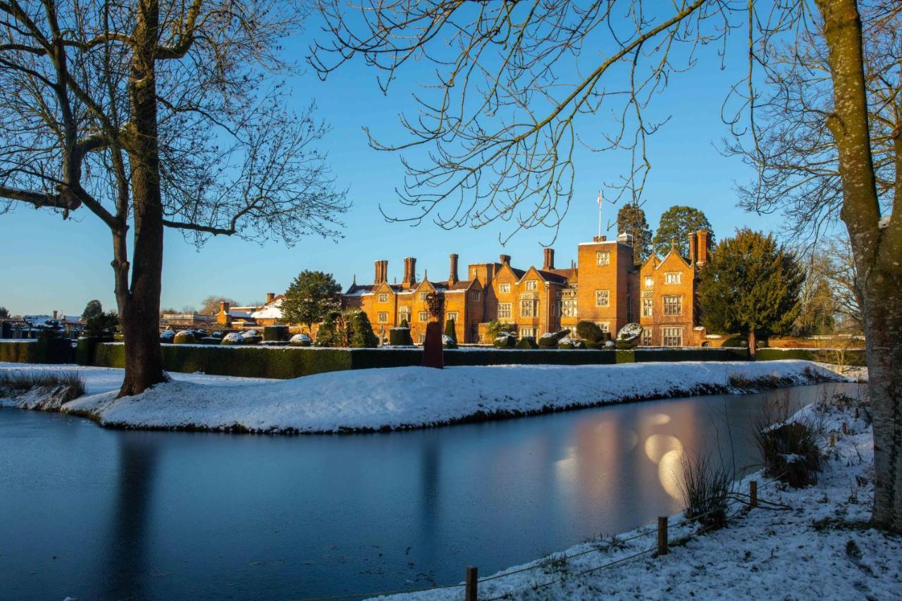 Great Fosters - Near Windsor Hotel Egham Exterior foto